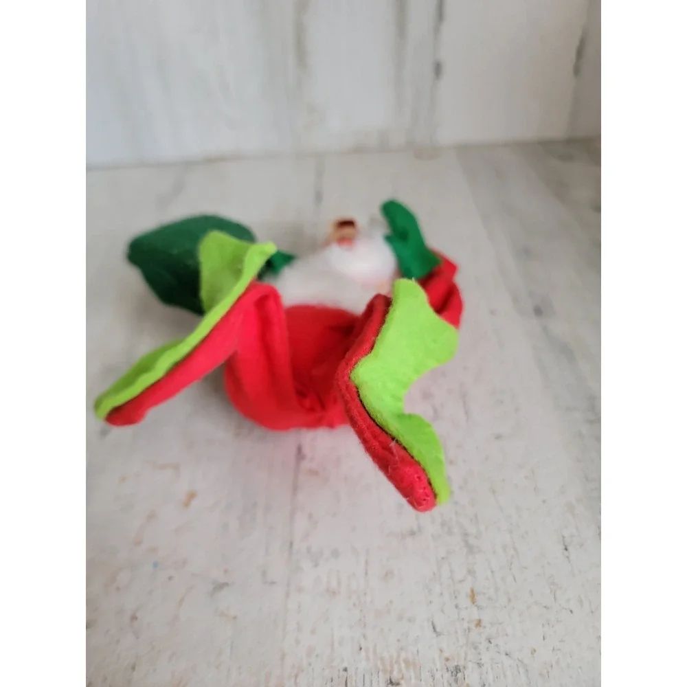 Annalee Santa Claus sitting gift bag Xmas vintage mobility doll home decor